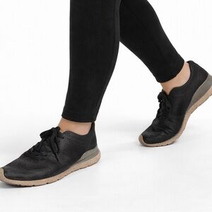 UGG Tye Black Perforated Nubuck Leather Sneakers Women’s Size 8